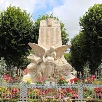 Montreuil pas de calais le monument aux morts
