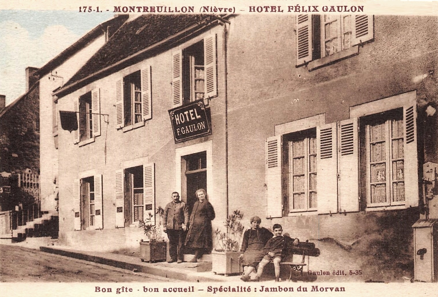 Montreuillon (Nièvre) L'Hôtel Gaulon CPA