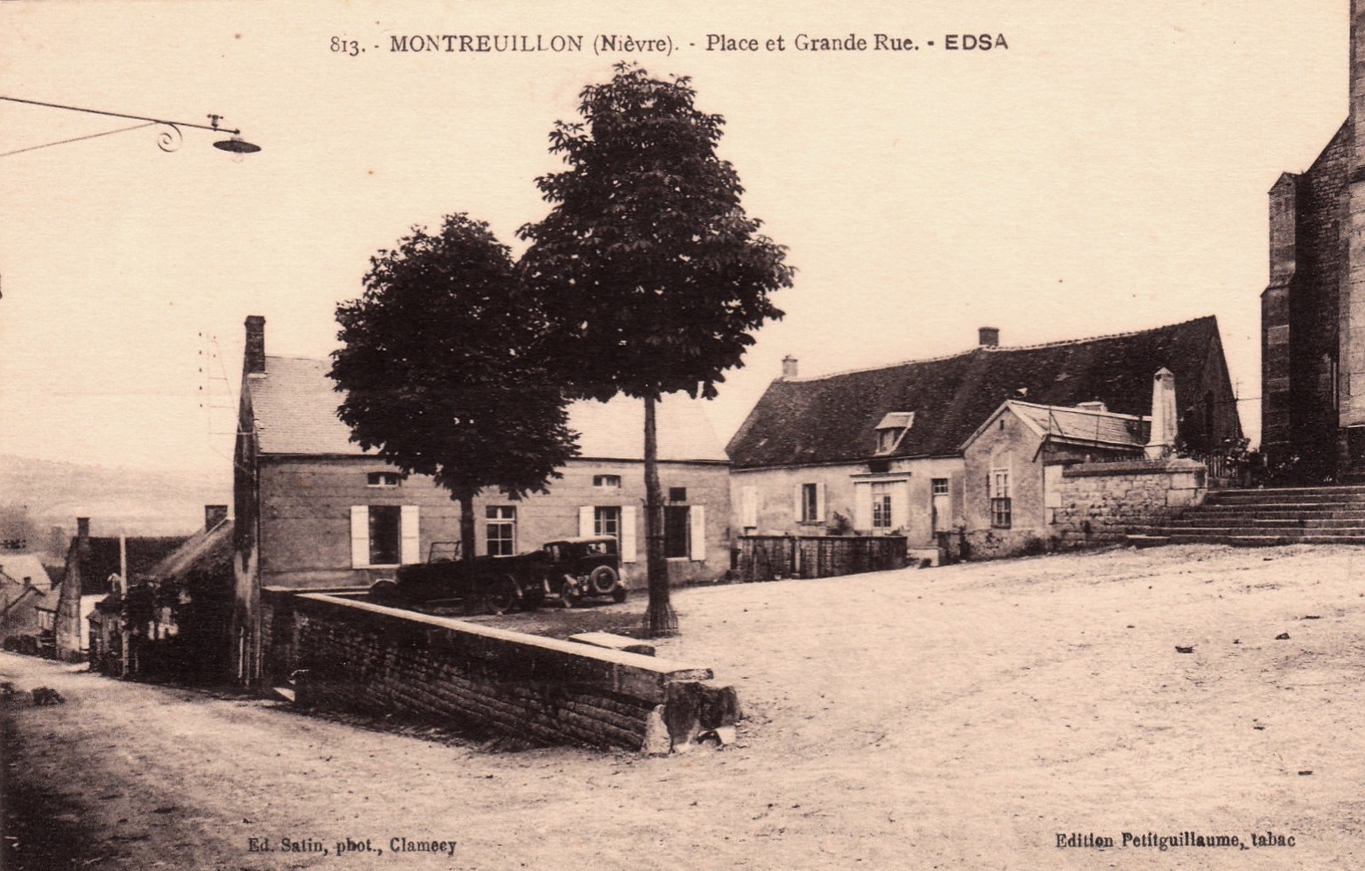 Montreuillon (Nièvre) La Grande rue CPA