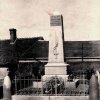 Le monument aux morts CPA