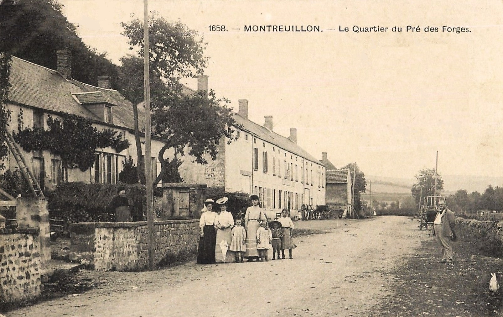 Montreuillon (Nièvre) Le quartier du Pré des Forges CPA