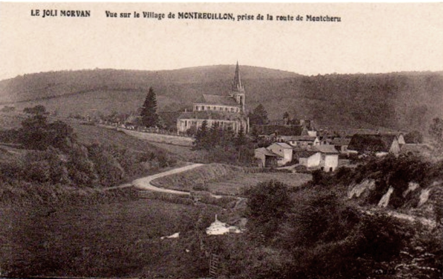 Montreuillon (Nièvre) Vue générale CPA