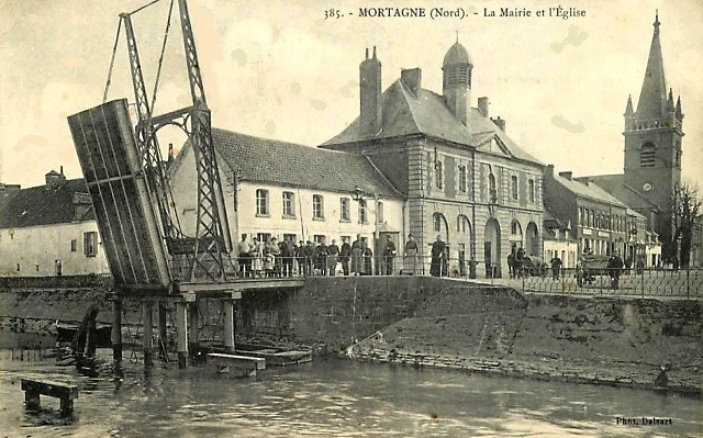 Mortagne du nord 59 la mairie l eglise et le pont cpa