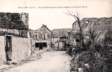 Moulins (Aisne) CPA Rue de Bourg-et-Comin