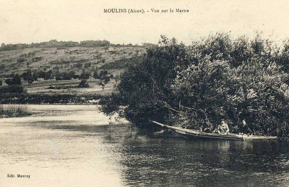 Moulins (Aisne) CPA Vue sur la Marne