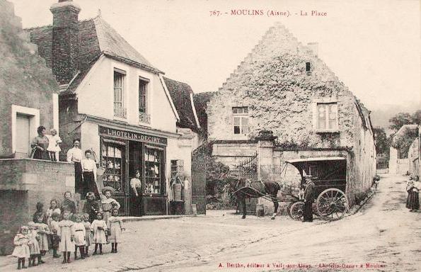 Moulins (Aisne) Place