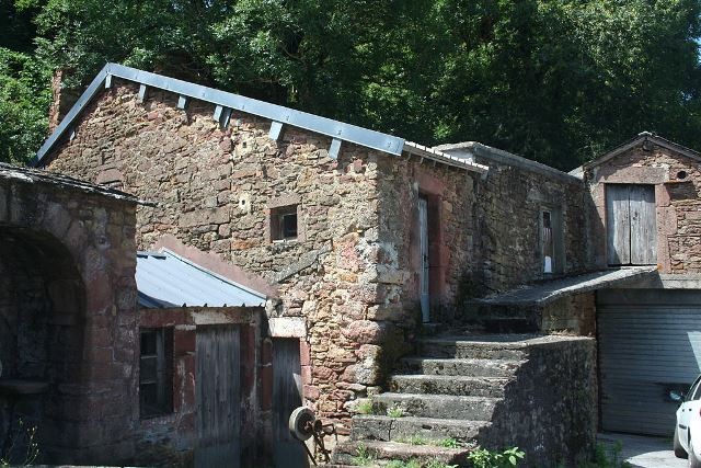 Mounes prohencoux aveyron le cros maison