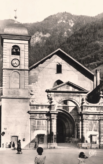 Moûtiers (Savoie) La cathédrale Saint-Pierre CPA