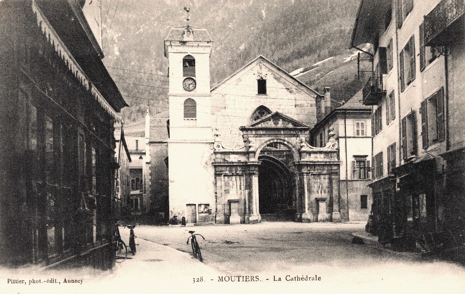 Moûtiers (Savoie) La cathédrale Saint-Pierre CPA