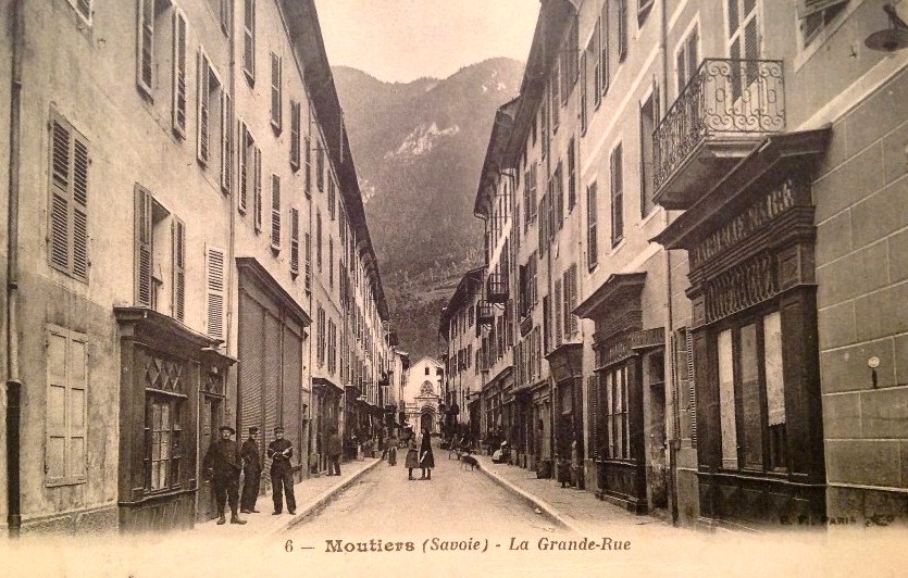 Moûtiers (Savoie) La Grande rue CPA