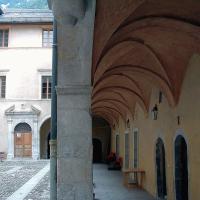 Le Palais des évêques, la cour