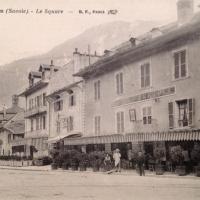 Le square et l'hôtel Bertoli CPA
