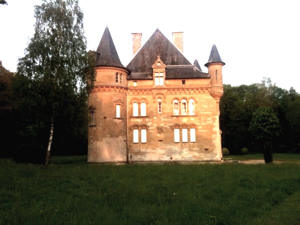 Mouzay (Meuse) Charmois, le château