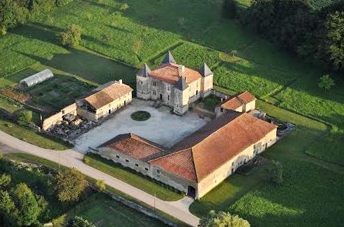 Mouzay (Meuse) Charmoy, le château