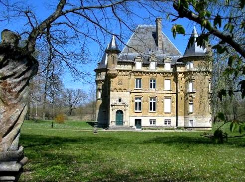 Mouzay (Meuse) Charmoy, le château