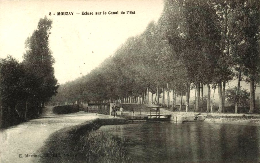 Mouzay (Meuse) L'écluse et le canal CPA