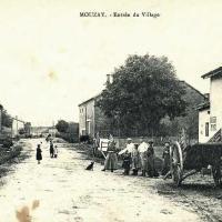 Mouzay (Meuse) L'entrée du village