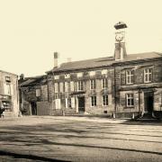 Mouzay (Meuse) La mairie et l'école des garçons CPA