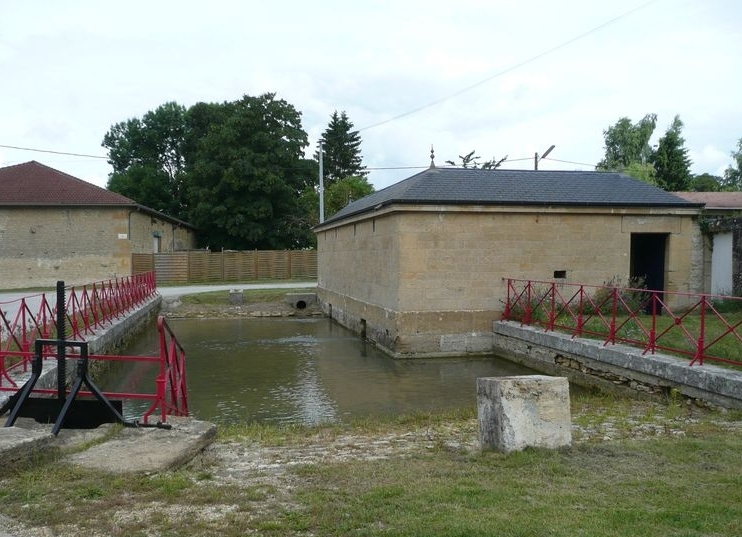 Mouzay (Meuse) Le lavoir