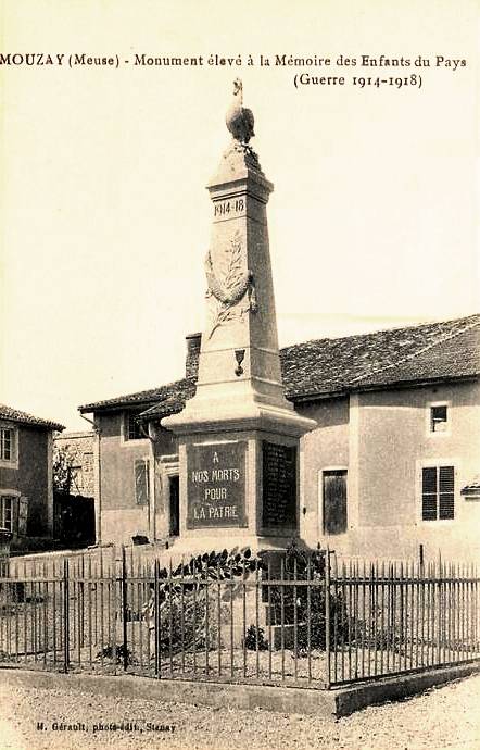 Mouzay (Meuse) Le monument aux morts CPA