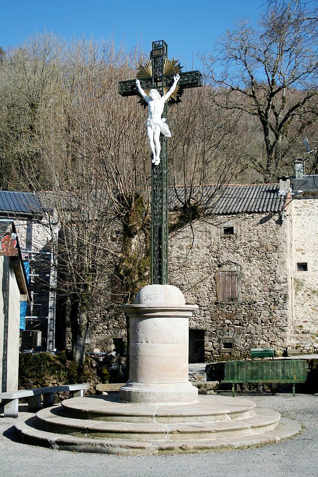 Murat-sur-Vèbre (Tarn) Boissezon, croix