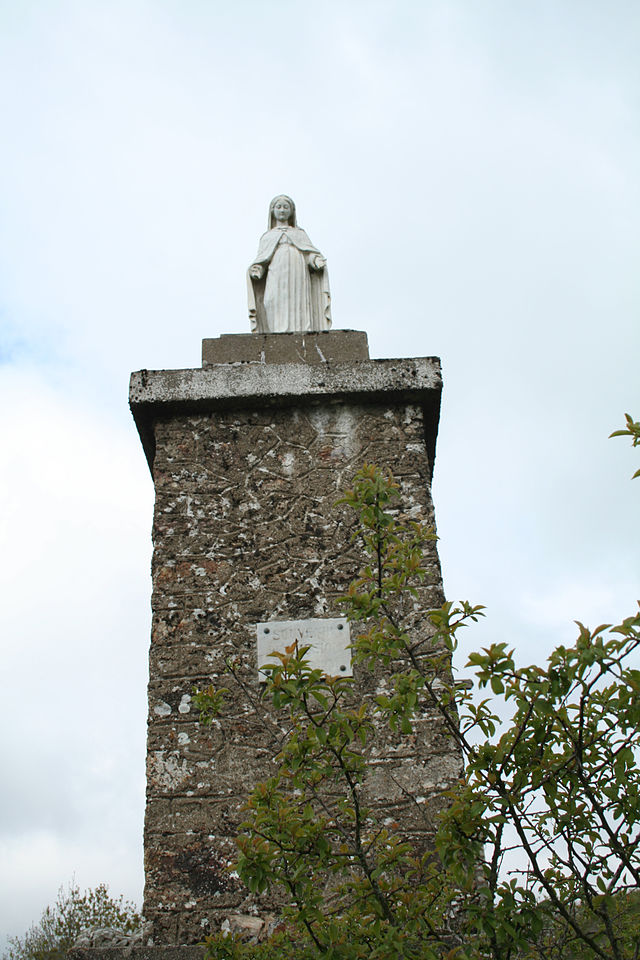 Murat-sur-Vèbre (Tarn) Castelas, la Vierge