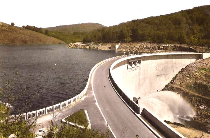 Murat-sur-Vèbre (Tarn) Barrage de Laouzas