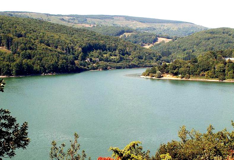 Murat-sur-Vèbre (Tarn) Lac de Laouzas
