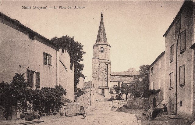 La place de l'Abbaye (cpa)