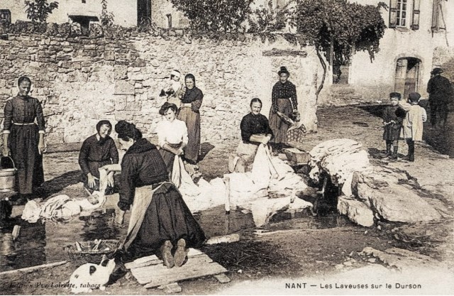Les laveuses sur le Durzon (cpa)
