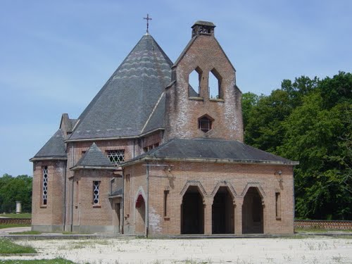 Neuvy-sur-Barenjon (Cher) La chapelle