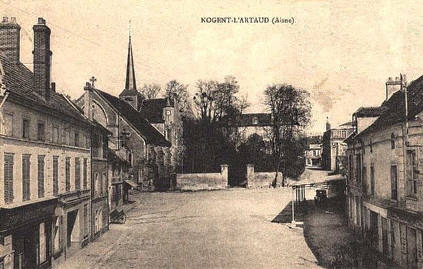 Nogent l'Artaud (Aisne) CPA Place du marché