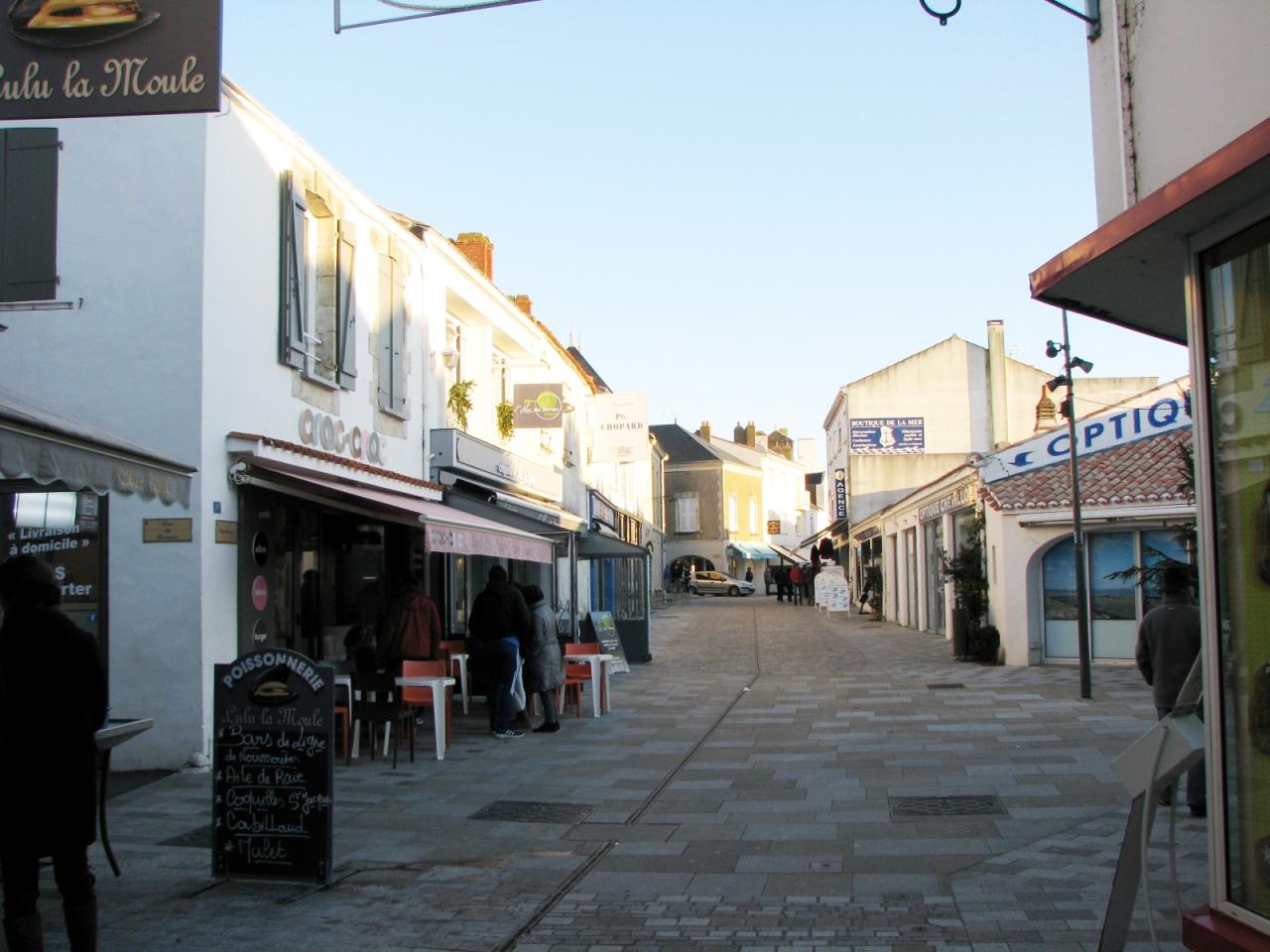 Noirmoutier-en-l'Ile (Vendée) La Grand'rue  en 2014