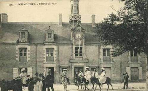 Noirmoutier-en-l'Ile (Vendée) Hôtel de ville CPA