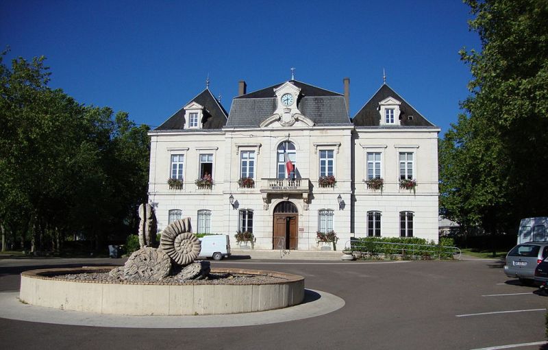 Nolay (Côte d'Or) La mairie