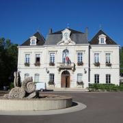 Nolay (Côte d'Or) La mairie