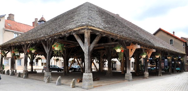 Nolay (Côte d'Or) Les Halles