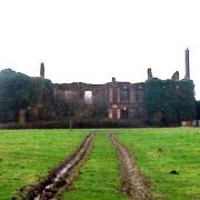 Normanville seine maritime chateau en ruine