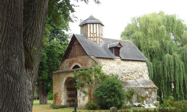 Normanville seine maritime la poterne du chateau