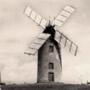 Notre-Dame-de-Monts (Vendée) Un moulin vers 1950 CPA