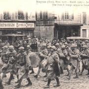 Noyon oise cpa 1917 arrivee des troupes francaises