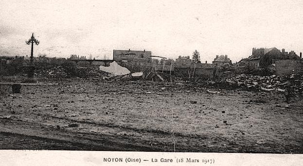 Noyon oise cpa 1917 la gare