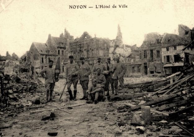 Noyon oise cpa 1914 1918 hotel de ville 