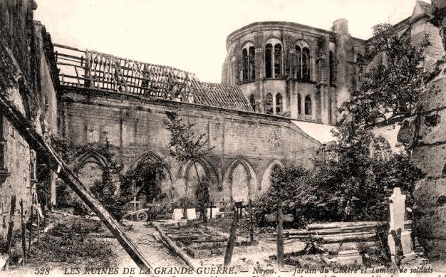 Noyon oise cpa 1914 1918 jardin du cloitre