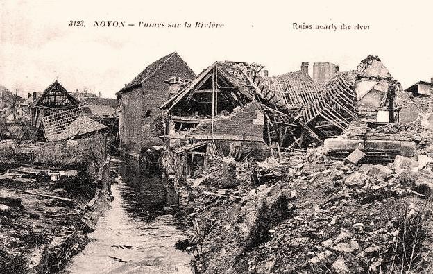 Noyon oise cpa 1914 1918 ruines sur la riviere 