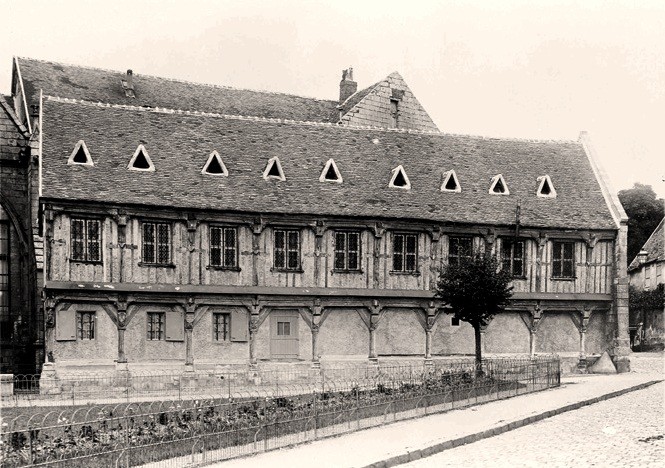 Noyon oise cpa bibliotheque du chapitre