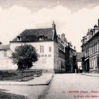Noyon oise cpa cathedrale et place de l abside