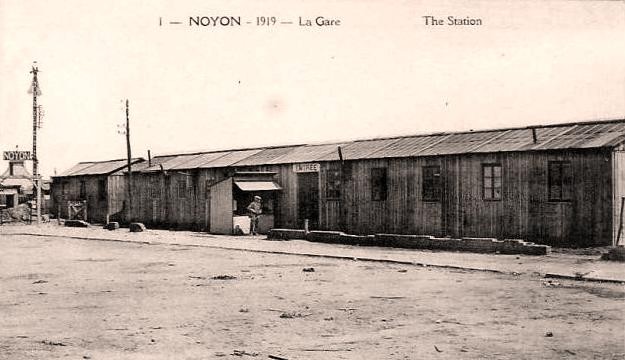Noyon oise cpa gare provisoire 1919 