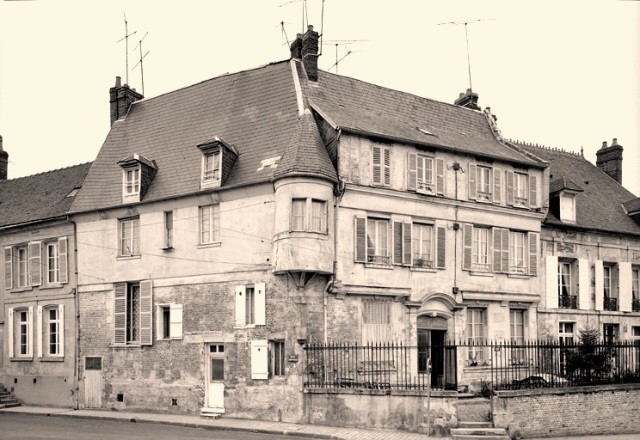 Noyon oise cpa maison de 1651