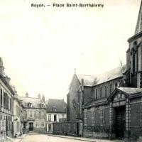 Noyon oise cpa place st barthelemy